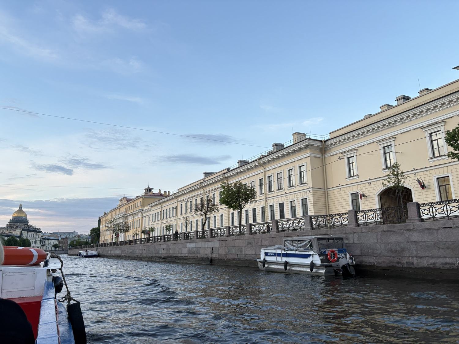 Речные прогулки